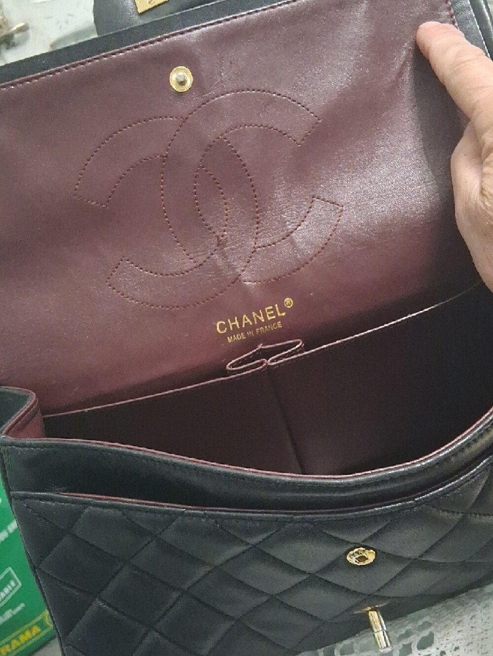 CHANEL MAXI CLASSIC FLAP - Picture 14 of 16